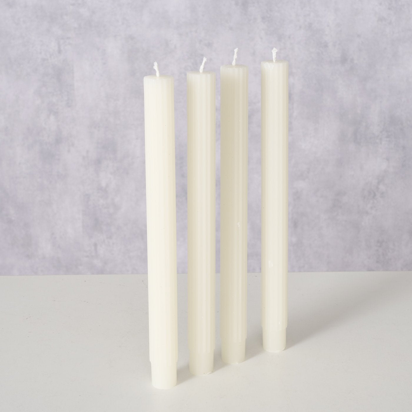 4 Adventskerzen, Stabkerzen mit Rillen in creme-weiß