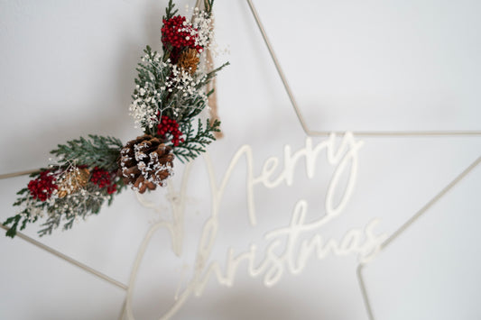 Weihnachtsdekoration: Türkranz, Wandkranz, Trockenblumenkranz in Sternform "Merry Christmas"