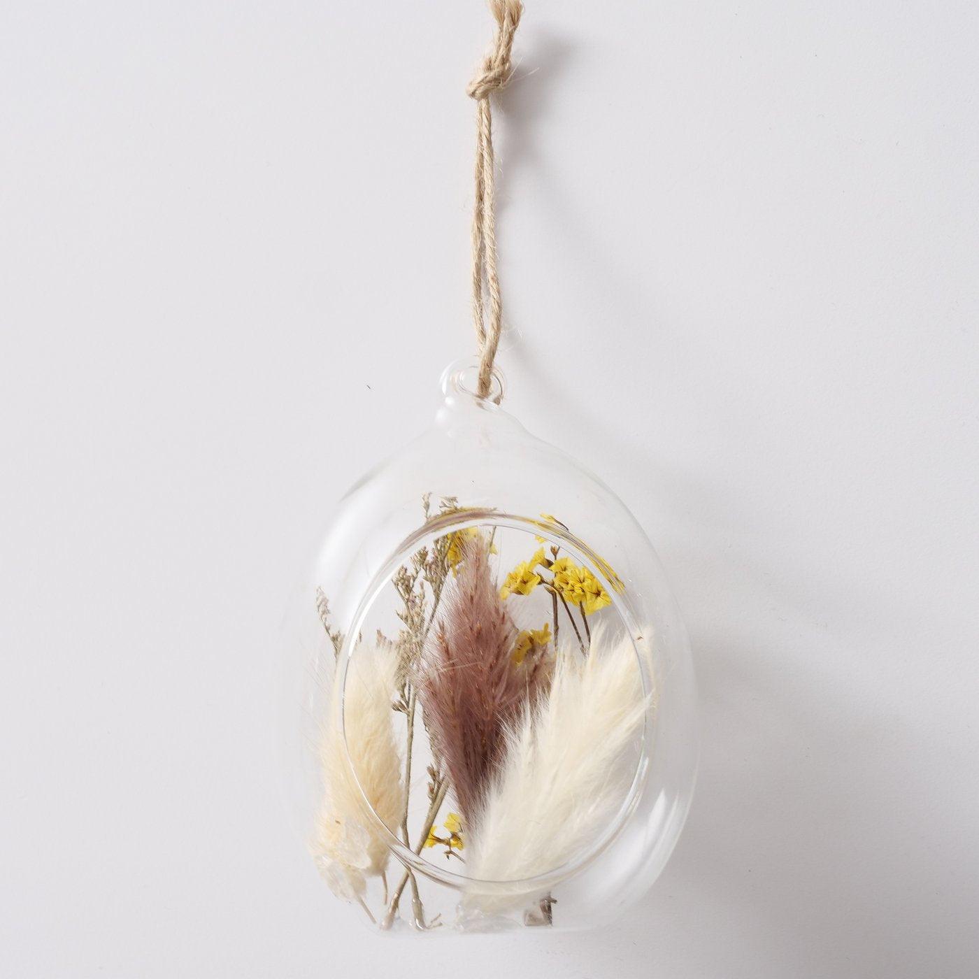 Deko-Anhänger Osterei mit Trockenblumen - Tanafleur