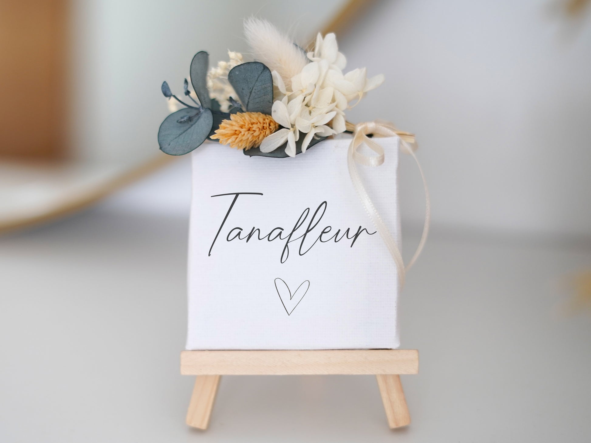 Personalisierte Platzkarte – Mini-Leinwand mit Trockenblumen für deine Hochzeit & Feste