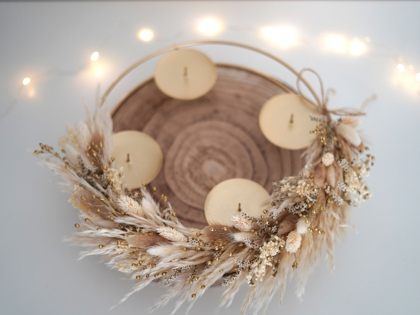 Boho Adventskranz aus Metall mit Trockenblumen und Pampasgras