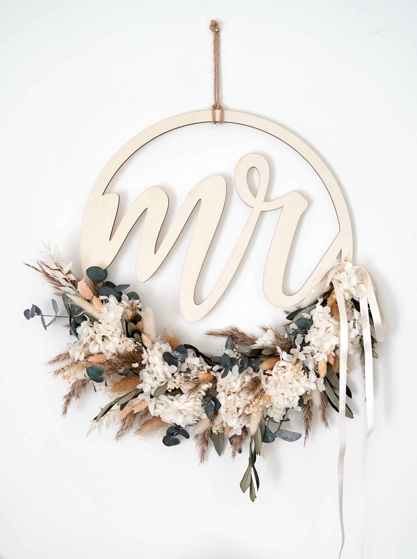 Boho Hochzeitsdekoration: Holzschild Mr. mit Trockenblumen Kranz