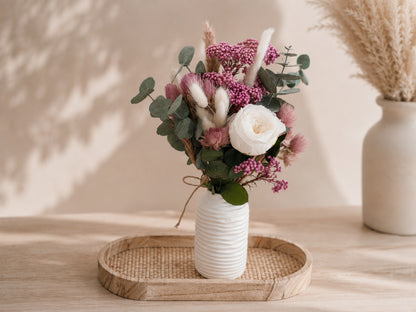 Boho Brautstrauß aus Trockenblumen in Rosa und Weiß mit Eukalyptus für Standesamt, Trauzeugin oder als Wurfstrauß
